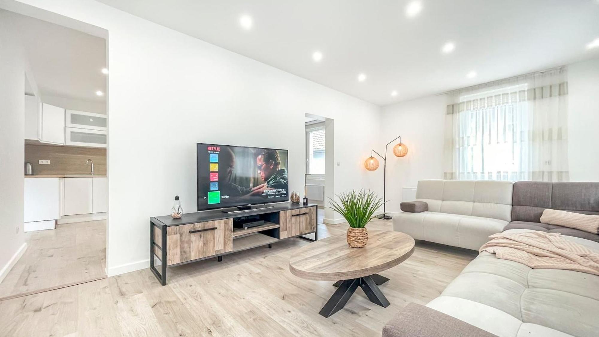 Homey Sakine- Proche Centre- Netflix- Wifi Cluses Exterior foto